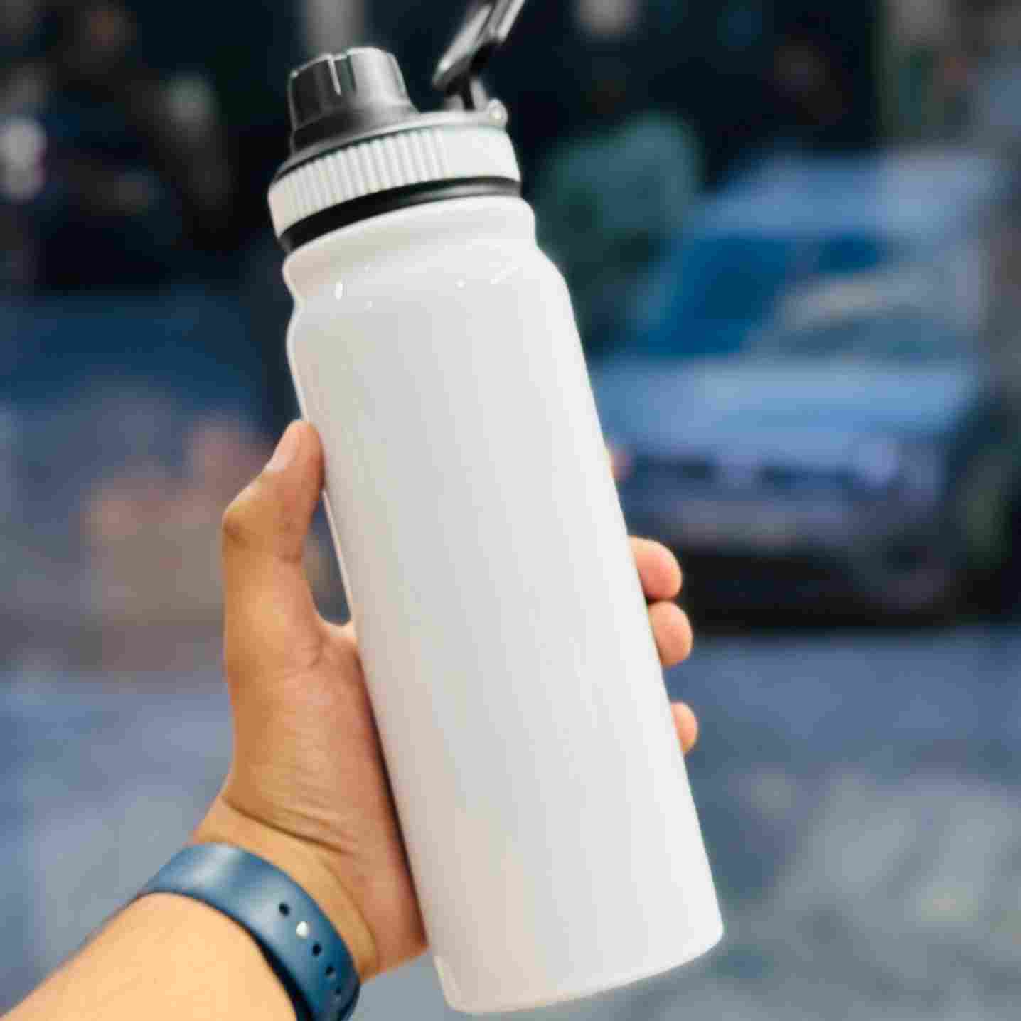 800ml Insulated Stainless Steel Bottle with Glossy Finish & Grab Handle