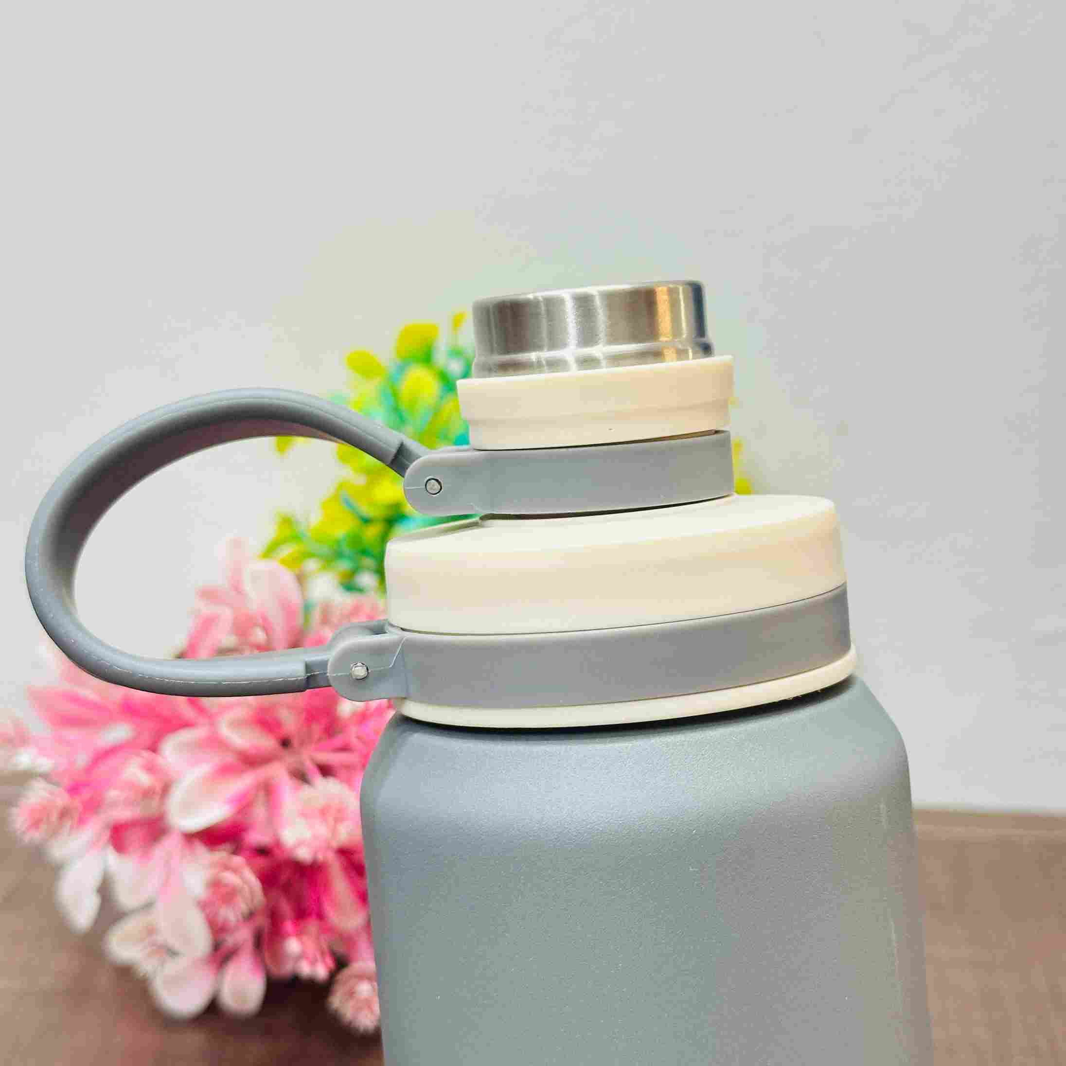 800ml Stainless Steel Vacuum Bottle – Dual Drinking Option, Matte Finish & Grab Strap